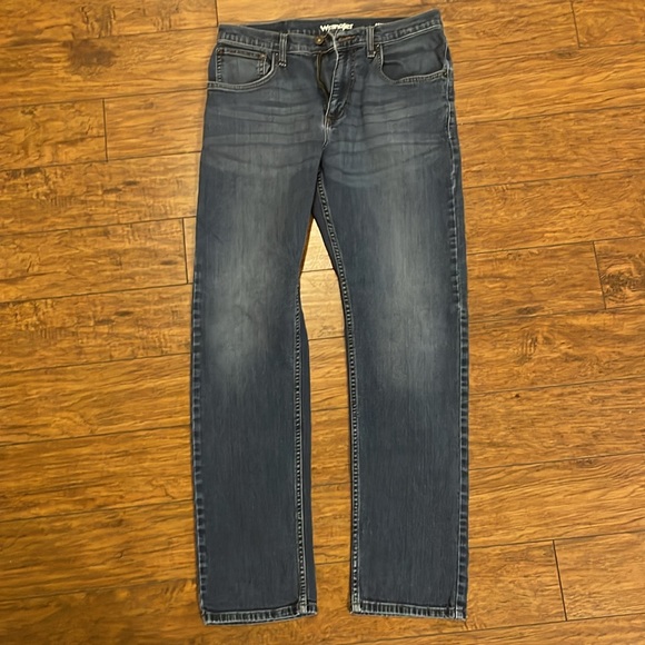 Wrangler Other - Wrangler Athletic fit blue jeans mens Size 32x32 in excellent condition
